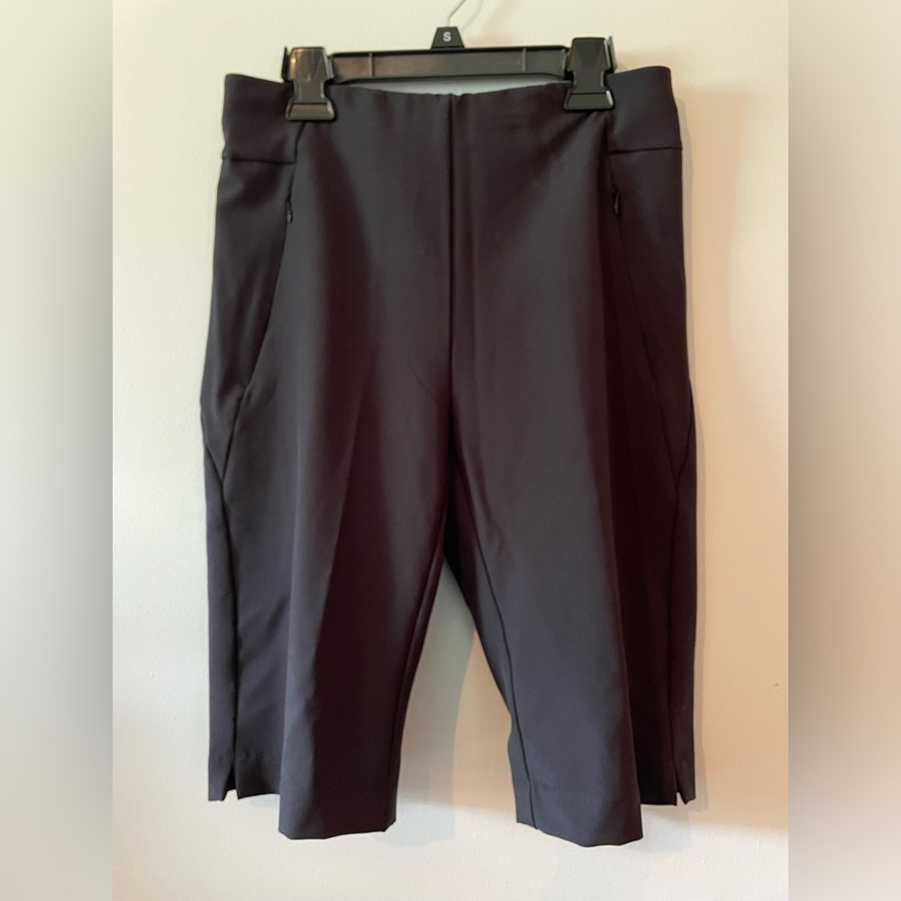 NWOT - Women’s Tail shorts